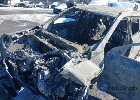 2019 Jeep Compass Latitude 4X4 z USA, uszkodzony, nr VIN 3C4NJDBB3KT760907